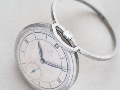 OMEGA Diplomat
50 mm steel case, with integrated...