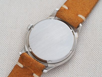 LONGINES Sei tacche
Case: Steel. Round. Screw-down...