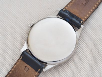 IWC ( International Watch & Co)
Case: Steel....