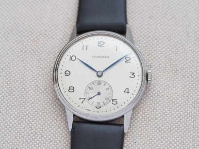 LONGINES
Case : Steel. Press stud back.
Dial:...