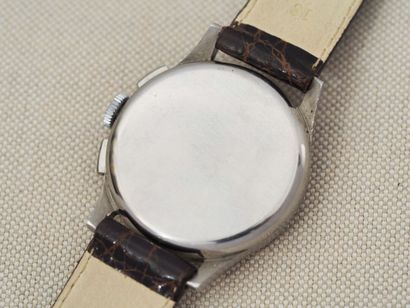JAEGER / UNIVERSAL GENEVE réf. 5184
Case...
