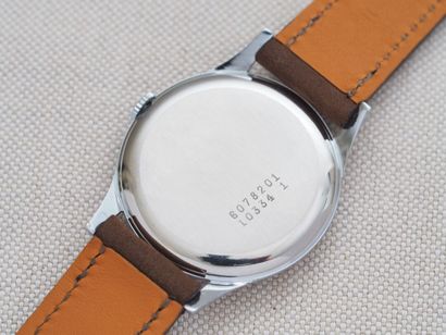 DOXA ref. 10334 1
Case : Chrome. Round. Press...