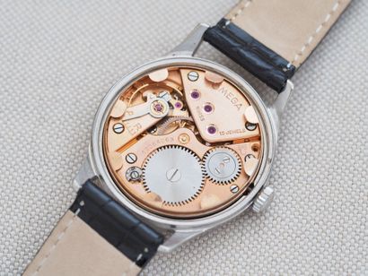 OMEGA ref. 2622-2
Case: Steel. Round. Screw-down...