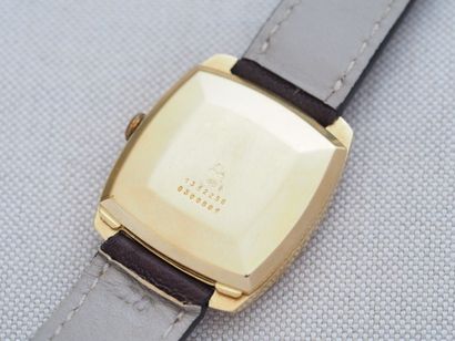 JAEGER-LECOULTRE Day/Date
Case: 18k yellow...