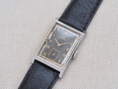 OMEGA 17.8
Case: Steel. Rectangular. Press-on...