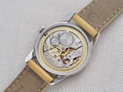 CYMA Navystar réf. 2 5655
Boitier : Acier....