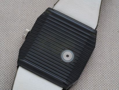 TISSOT Research Idea 2001
Boitier : Plastique...