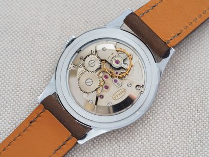 DOXA ref. 10334 1
Case : Chrome. Round. Press...