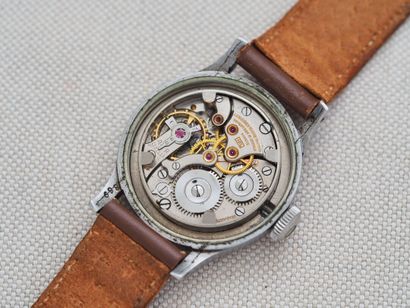 LONGINES Tre Tacche Flat Bezel
Case : Steel....
