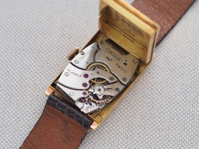 OMEGA
Case: 18k yellow gold ( 750°°). Rectangular....