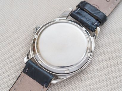 OMEGA ref. 2640
Case: Steel. Round. Screw-down...