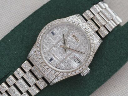 ROLEX Lady ref. 68279
Case: 18k white gold...