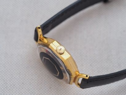 JUVENIA Mystérieuse
Case: Octagonal gold-plated....