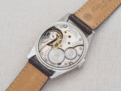 OMEGA
Case: Steel. Press-on caseback.
Dial:...