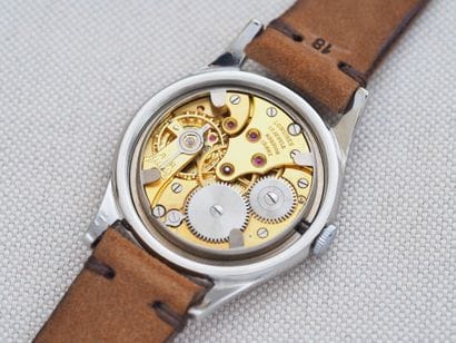 LONGINES Sei tacche
Case: Steel. Round. Screw-down...