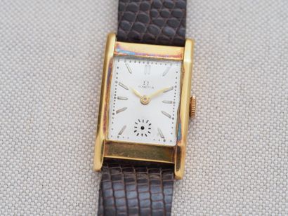 OMEGA
Case: 18k yellow gold ( 750°°). Rectangular....