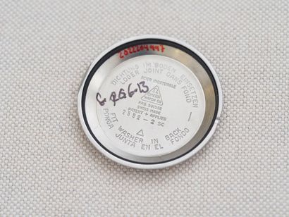 OMEGA ref. 2892-2SC
Case: Steel. Round. Press-fit...