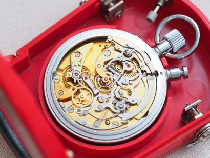 OMEGA
Split-seconds chronograph watch. Chromed...