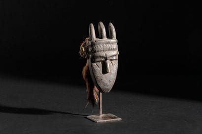 Toma, Ivory Coast
Hut mask with four horns
Wood...