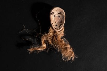 Lega-style wood and raffia mask
H_11 cm