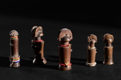 Kwéré, Tanzania
Set of five fertility dolls
Hardwood...