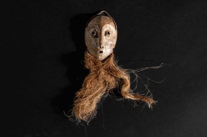 Lega-style wood and raffia mask
H_11 cm