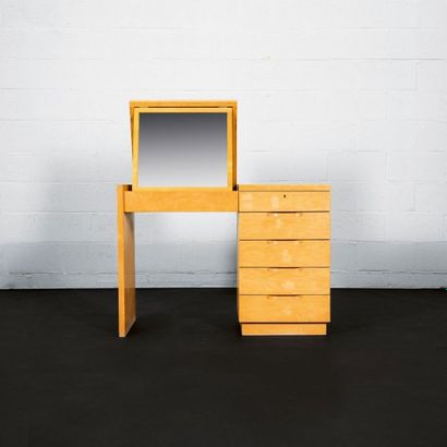 AINO AALTO (1894-1949) Finlande
Coiffeuse...