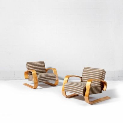 ALVAR AALTO (1898-1976) Finlande
Paire de...