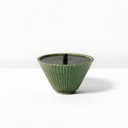 ARNE BANG (1901-1983) Danemark
Pot couvert...
