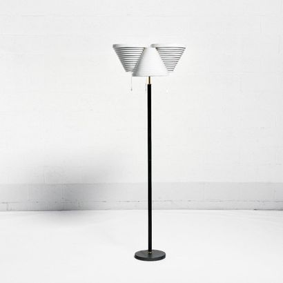 ALVAR AALTO (1898-1976) Finlande
Lampadaire...