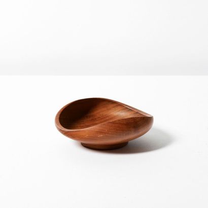 FINN JUHL (1912-1989) Finlande
Petite coupe...