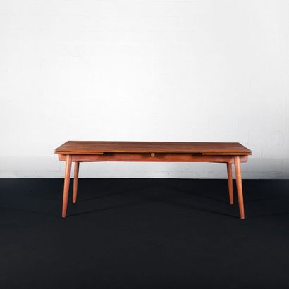 HANS J. WEGNER (1914-2007) Danemark
Grande...
