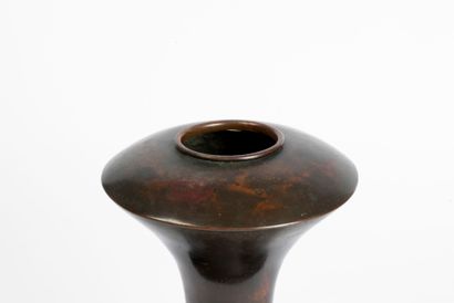 Japan, Meiji period 
A tripod bronze vase...