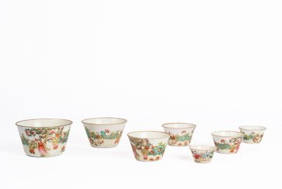 China, 20th century 
Suite of seven Famille...
