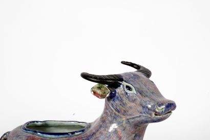 China, circa 1850
A pair of cookie planters...