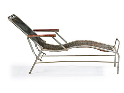 Jules LELEU (1883-1961) 
Chaise longue ajustable,...