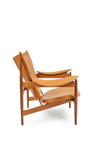 Finn JUHL (1912-1989)
Fauteuil modèle Chieftain,...
