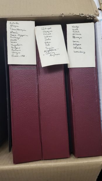 PHILATHELIE - 3 Binders - Antique stamps...