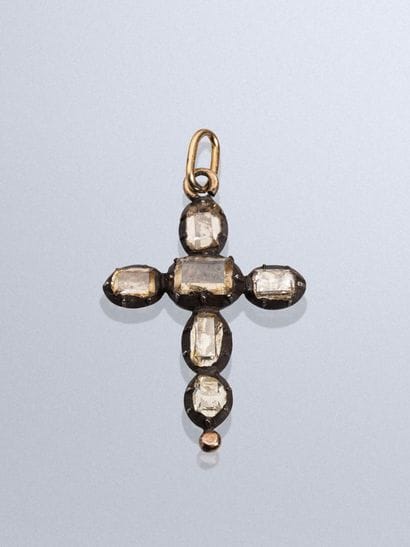 Antique cross pendant in 800-th silver set...