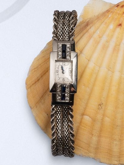 Women's watch with a rectangular case in...