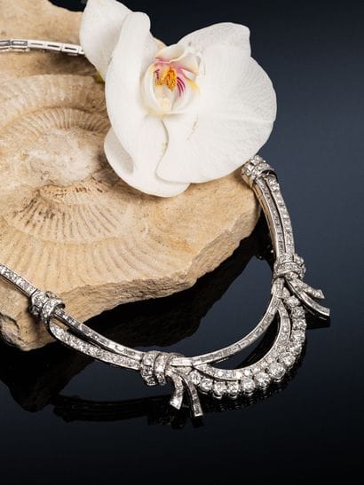 Articulated necklace in 750 white gold and...