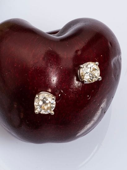 Pair of 750-th yellow gold stud earrings...