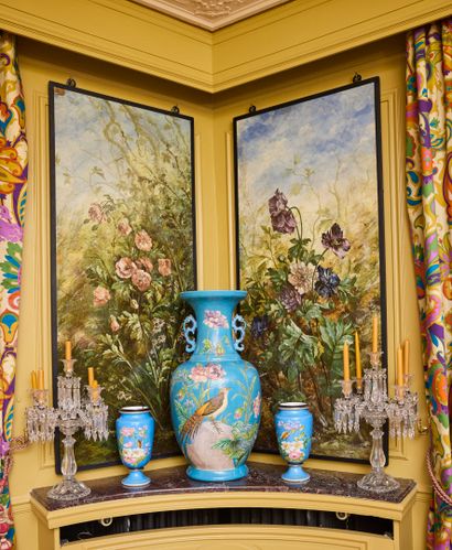BACCARAT 
Pair of candlesticks in pressed...