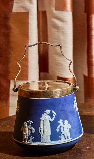 ANGLETERRE - WEDGWOOD, partie de service...