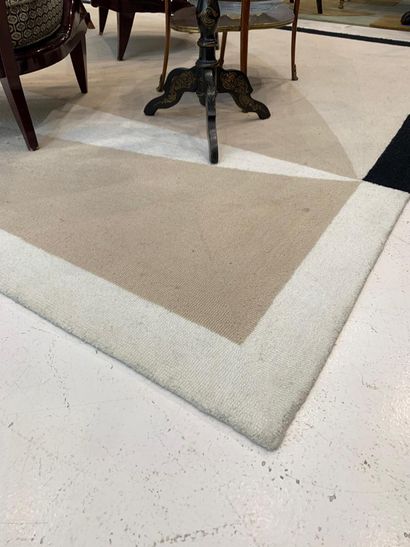 Modern cream carpet with geometric design...