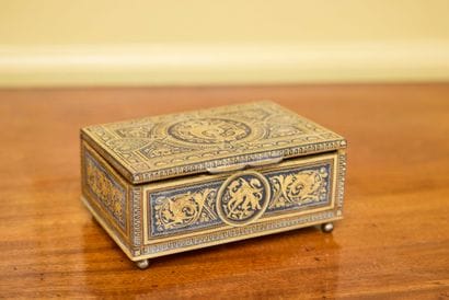Boîte de cartes en métal gravée et doré,...