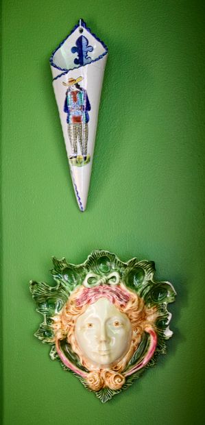 Meeting of ceramics including:
- Pair of...