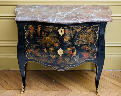 Curved chest of drawers in European varnish...