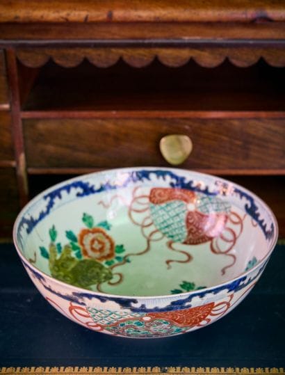 Compagnie des Indes
Porcelain bowl with polychrome...