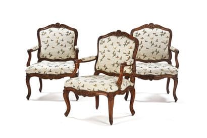 Set of three Queen-style armchairs in natural...